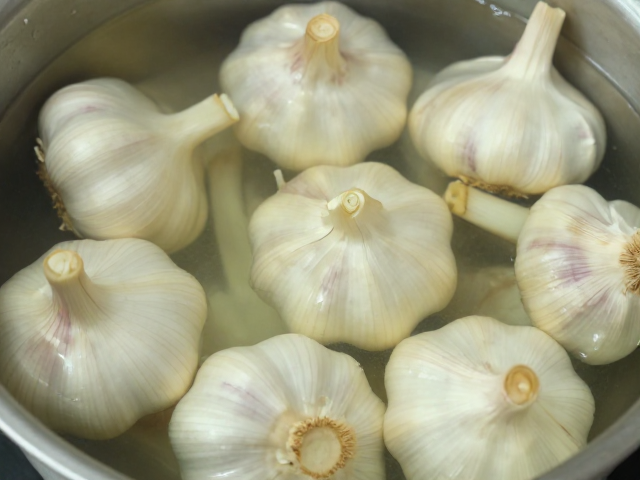选材与预处理：决定风味的基石