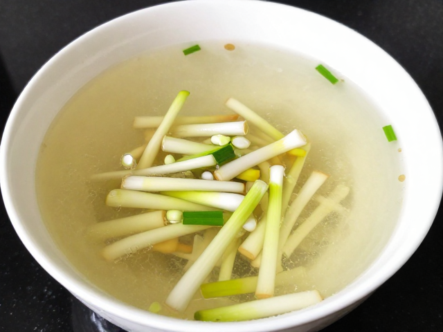选材与预处理:决定汤底清浊的关键