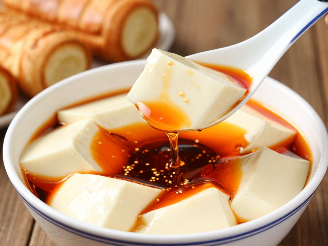 乐山豆腐脑的灵魂，全在那勺红油里