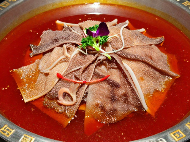 红油火锅怎么减少油量？毛肚涮煮去油小技巧分享