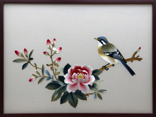 花鸟风景瓯绣挂画装饰指南，避光养护防褪色