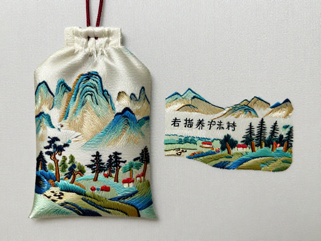 山水小景挂幅刺绣的形制特点