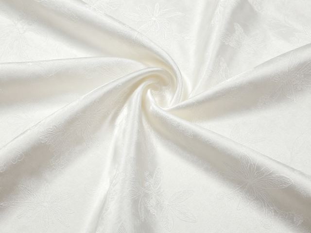 提花绸缎色牢度稳定，精致刺绣装饰画面料选购指南