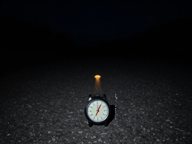 夜间走错路?手表简易辨向法,向开阔高地提升信号接收