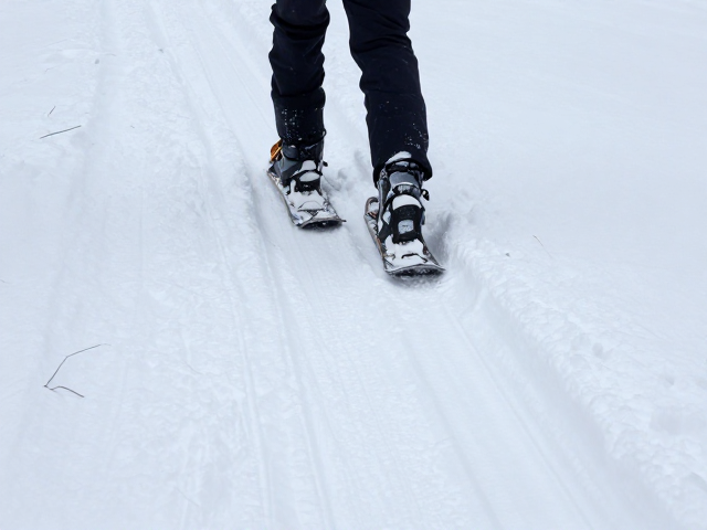 积雪路线雪套穿戴防雪方案,保持可视距离,及时撤退不逞强