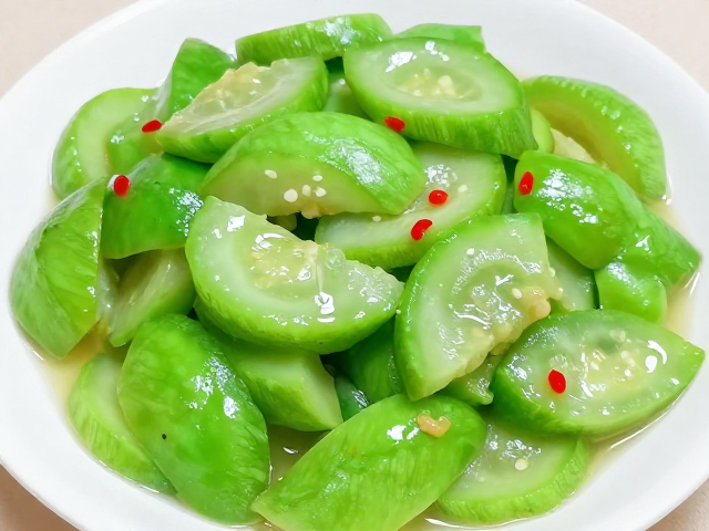 蒜香味辣椒炒丝瓜，清爽解腻的家常做法，零失败教程