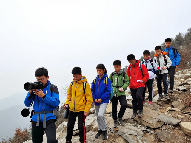 登山文化与产业,山地摄影师镜头下的青少年户外教育新机遇