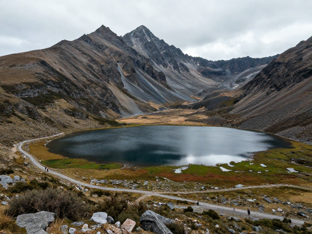 小众冷门山峰露营攻略,秘境湖泊湿地环线徒步指南
