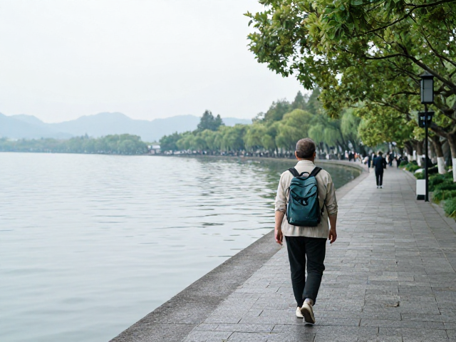 江南水乡:杭州西湖环湖西路步道