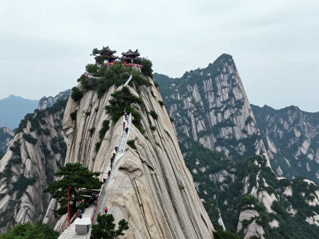 徒步商道文化,华山论剑登顶,会当凌绝顶阅尽风云