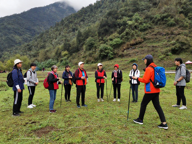 可持续互动:旅行者与山地的长期契约