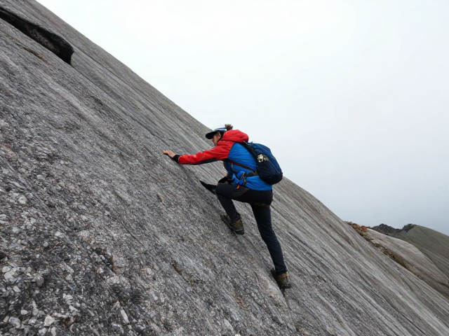 登山精神,敬畏自然,遇险果断下撤,守护野生动物栖息地