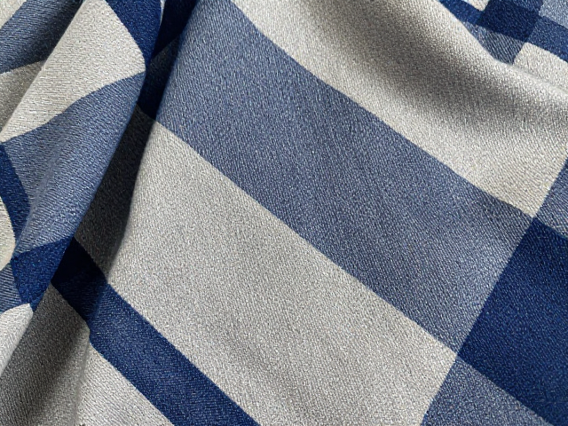 面料肌理与工艺细节的质感呈现