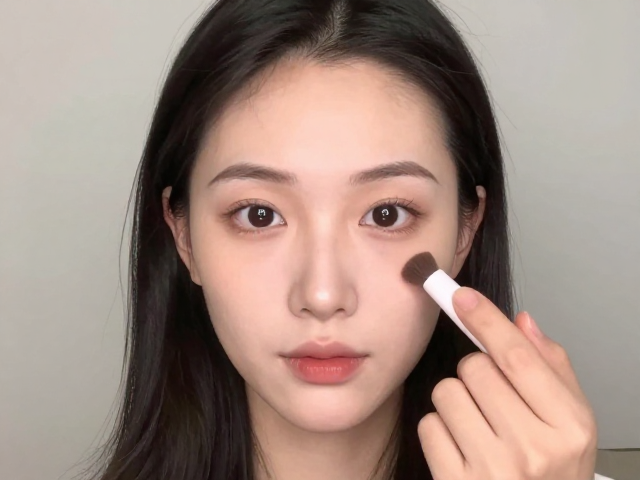 漫画款定点加长，无油卸妆，短视频出镜实测不花妆