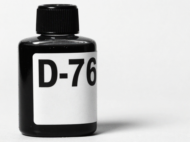 D-76显影液的化学特性与颗粒控制原理