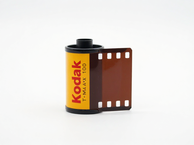 过期胶卷的显影哲学与Kodak T-MAX 100的物理特性