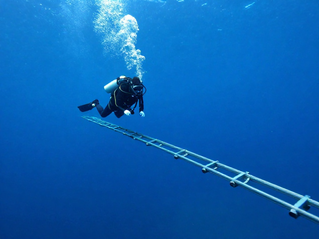 深海区域滑轨安装的技术难点与应对