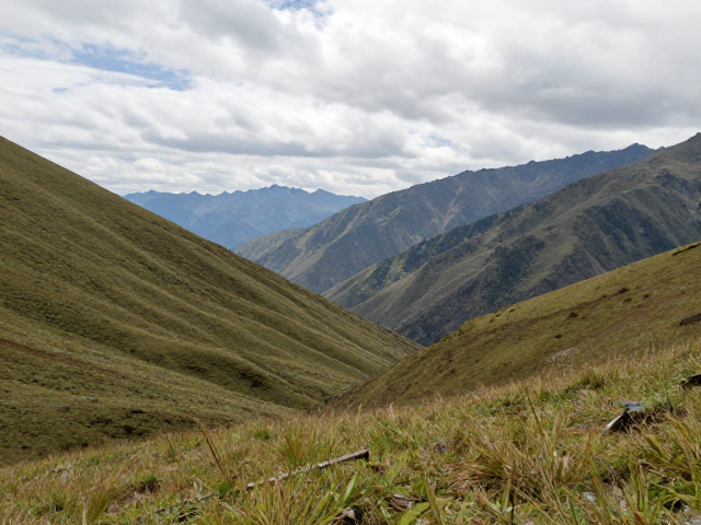 户外徒步拍摄首选,超广角定格治愈系山野大片