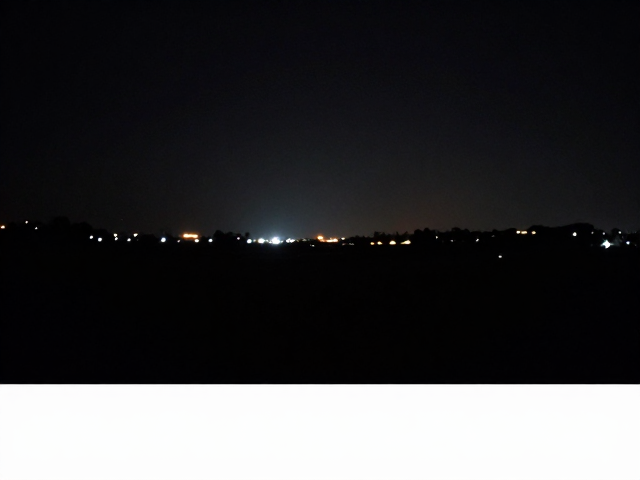 夜景大幅度降噪保留真实纹理,锐化回补让暗光视频更清晰