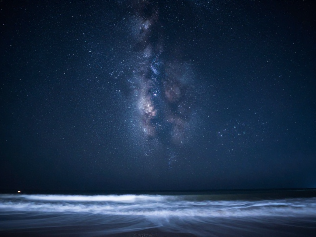 长曝光拍星空,关闭自动白平衡,防抖芯片加持更清晰