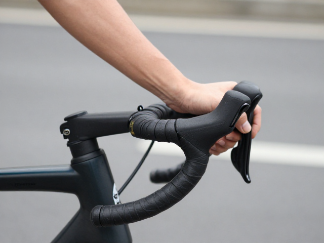 挂绳孔设计优化,提升持握稳定性与操作效率