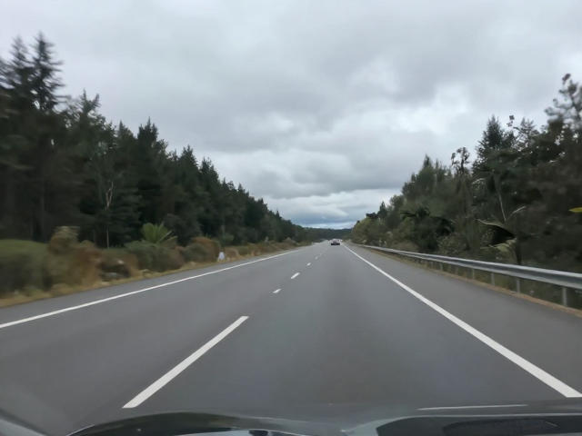 自驾公路旅行画面抖动明显?延时摄影压缩技巧让旅途更稳
