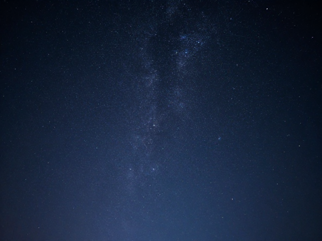 夜晚星空长曝光拍摄,调整曝光时间与低功耗处理器优化指南