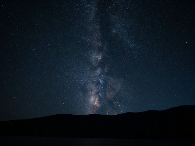 夜景ISO与艺术化噪点,传感器清洁如何影响画质?