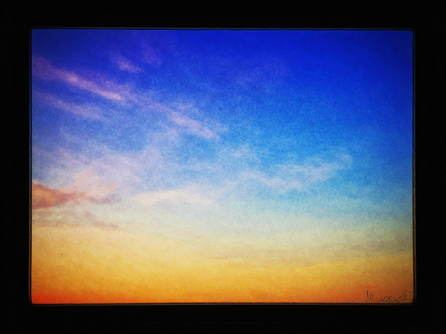 橱窗灯光下的色彩校准与天空噪点控制技巧