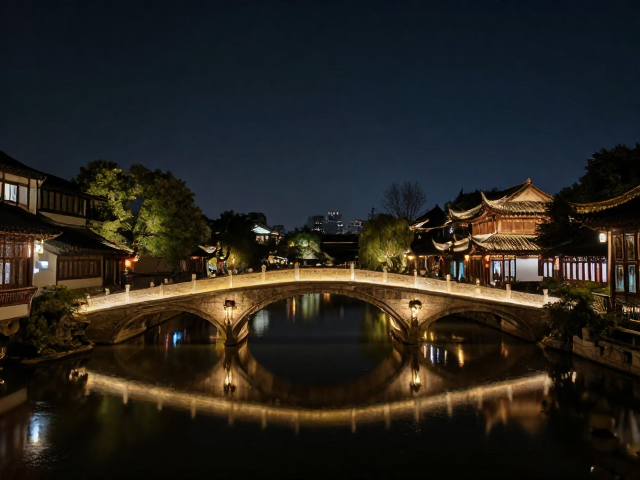 古桥夜景绝美机位,保留建筑完整轮廓的园林打卡指南