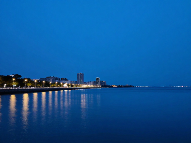 蓝调静谧风，海岸码头夜景绝美打卡攻略，捕捉城市温柔时刻