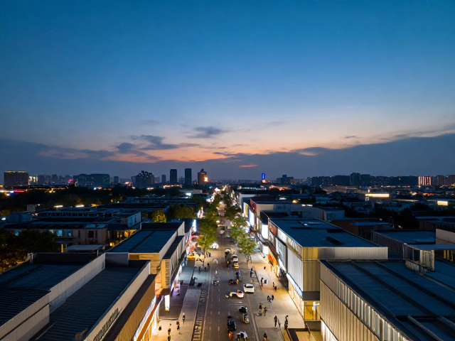 日落后半小时高空机位打卡商业步行街,绝美夜景拍摄攻略
