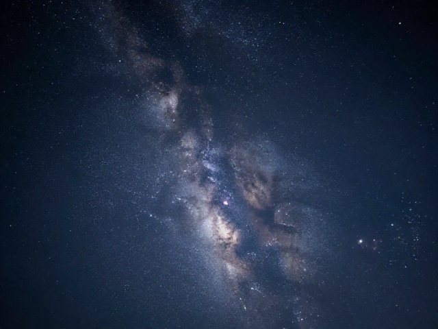 夜景模式与长曝光的实战技巧