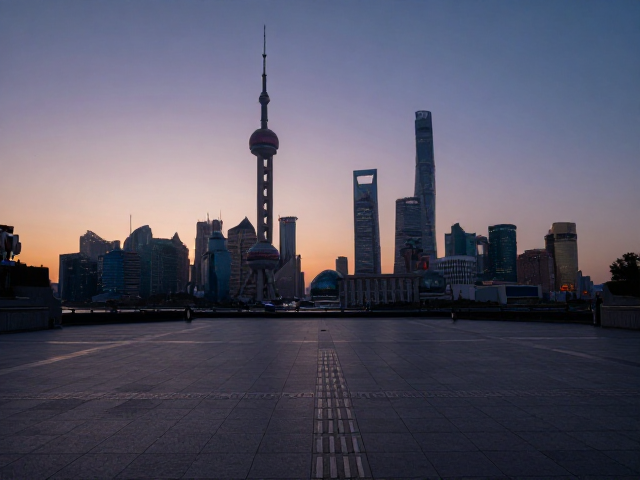 城市地标广场打卡点位与构图策略