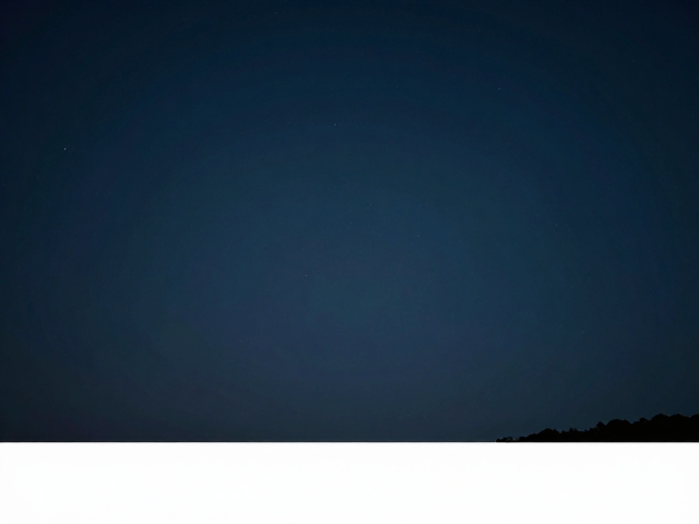 极简夜景怎么拍?色温统一打造视觉焦点,手机也能出大片