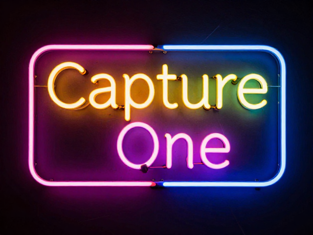 Capture One调色教程,霓虹灯牌下的色彩鲜艳秘诀