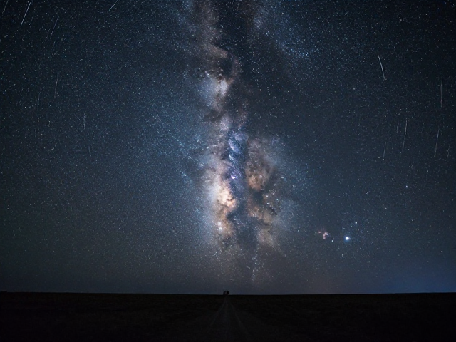 星轨合成与后期处理逻辑