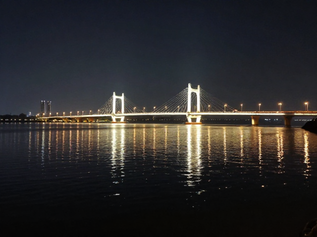 水面桥梁夜景拍摄,倒影参数与快门线遥控技巧