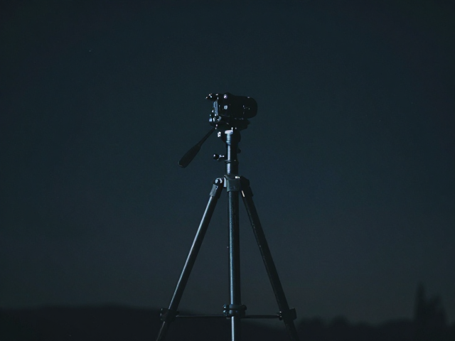 光影重塑:滤镜在夜景中的物理介入