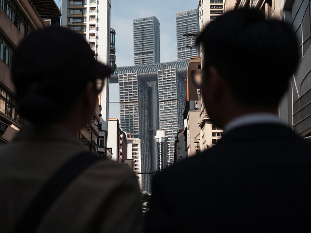都市机位打卡,用前景虚化构图拍出高级感旅行大片