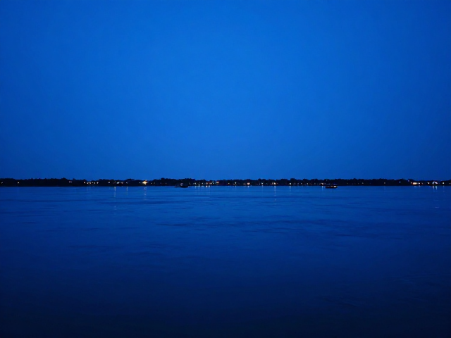 蓝调时刻江河湖畔夜景拍摄技巧,高光压制让画面更纯净