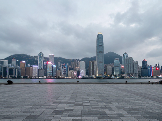 临海机位的构图策略