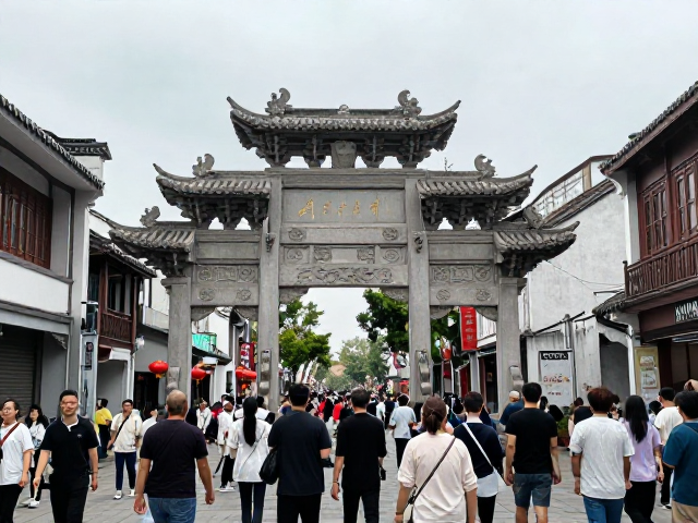 避开人潮!牌坊街景,古街机位攻略,三脚架稳拍不挤