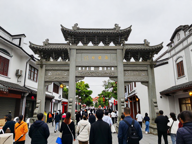核心机位与三脚架稳固技巧