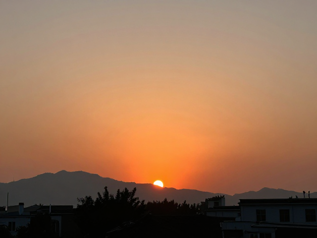 白平衡与色彩氛围营造