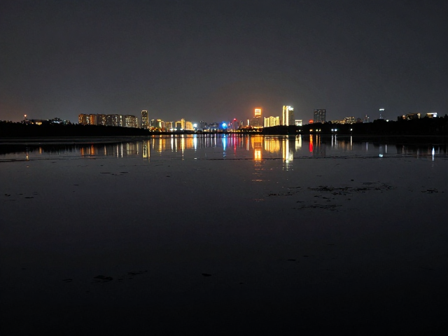 拍摄技法与场景构建逻辑
