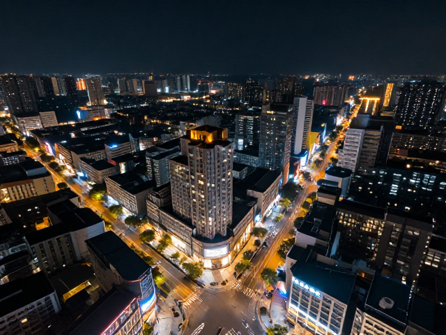 航拍商业街区夜景,繁华与深夜静谧城市的极致反差