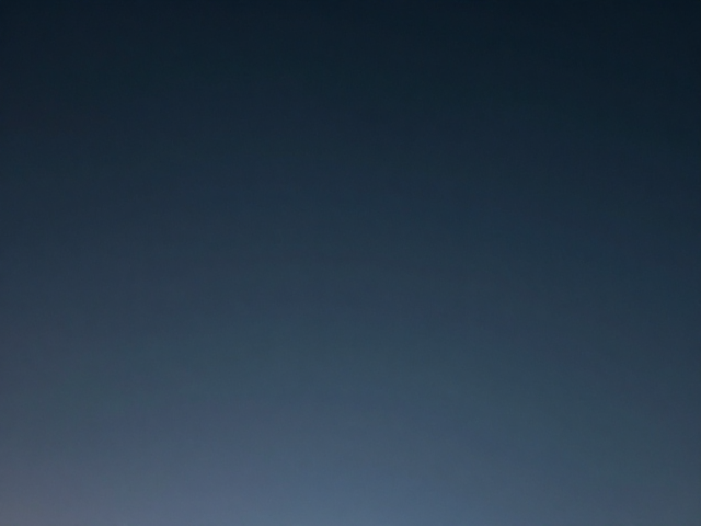 极简城市夜景怎么拍?长曝光技巧让画面更纯净高级
