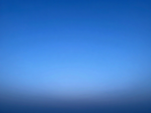 晨昏深蓝天空怎么拍?小光圈提升景深,手机也能出大片