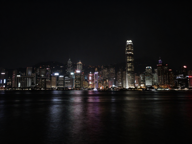 第二步:利用渐变与径向滤镜分离光影
